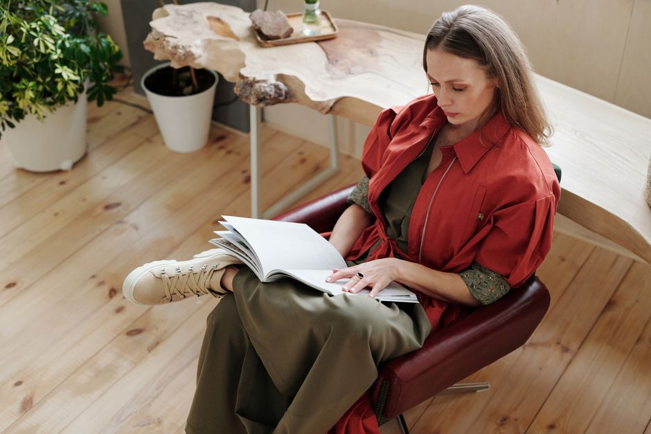 Affordable Autumn Midi Dresses for Office Polish