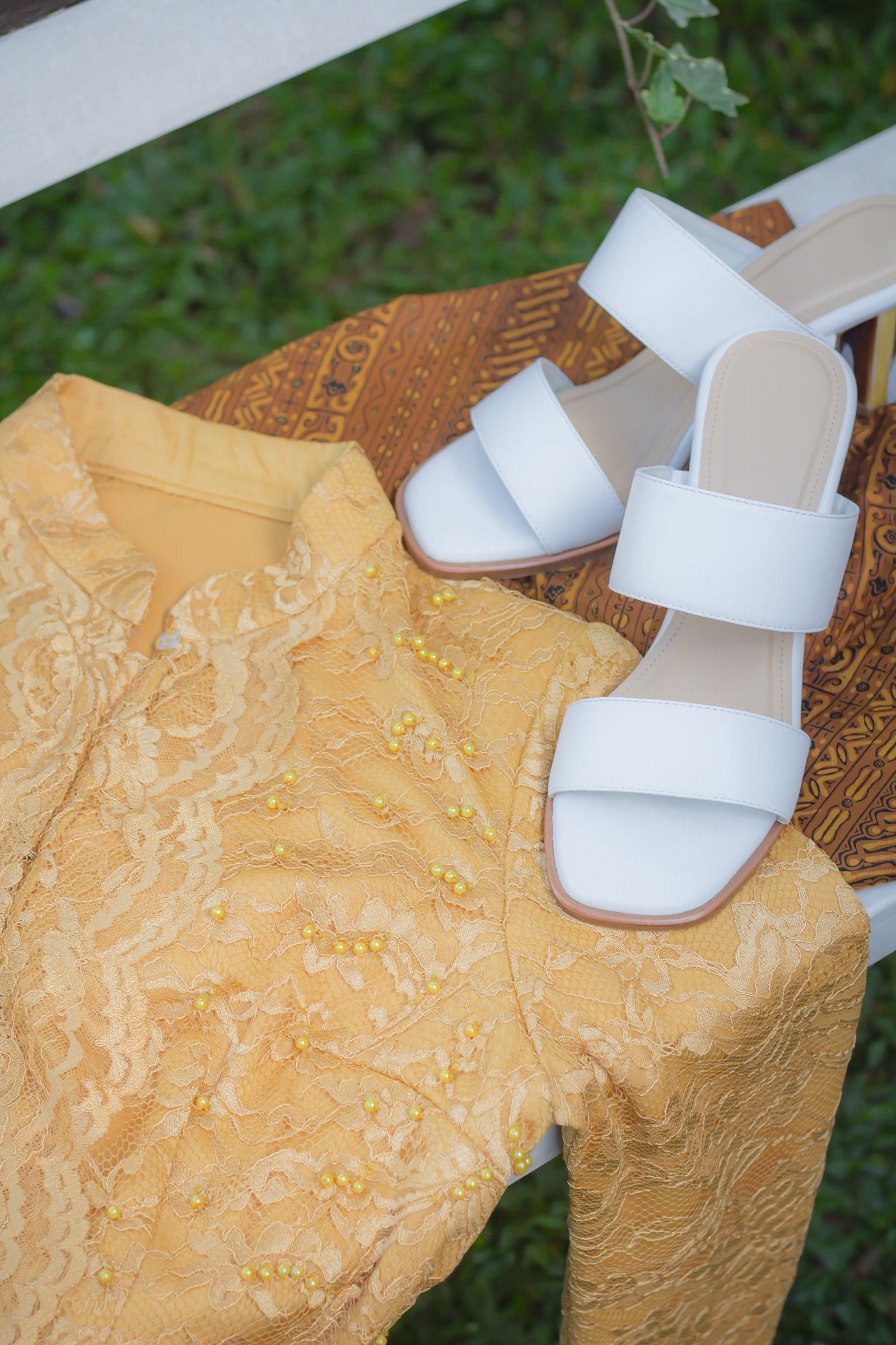 Choose Comfortable Shoes for a Dress by Testing the Whole Outfit