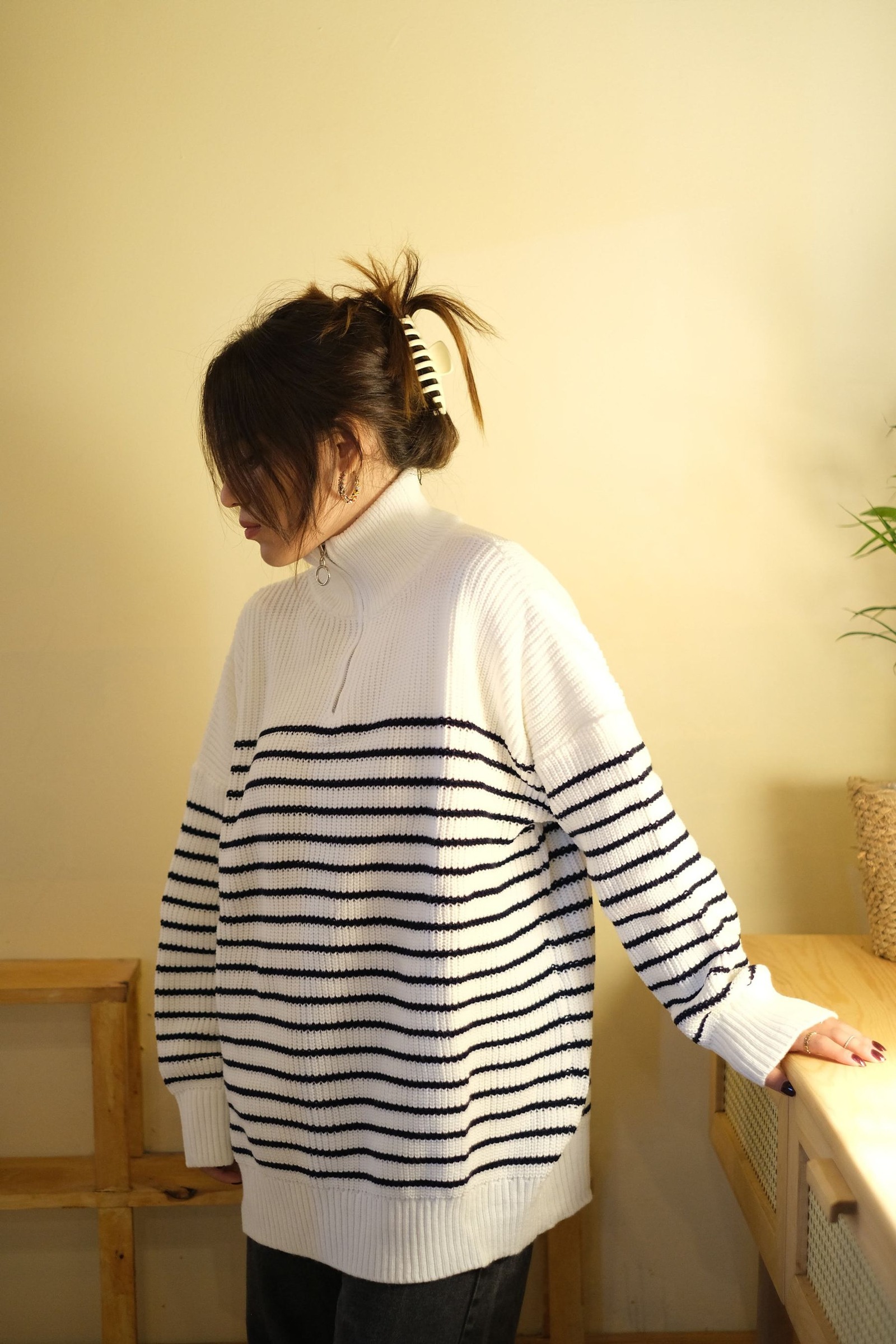 Choose a Claw Clip That Holds Your Hair Without Constant Readjusting