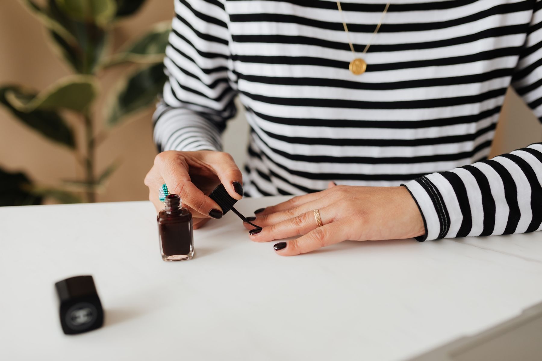 A Neat One-Color Manicure: Brush Loading, Edges and the Second Hand