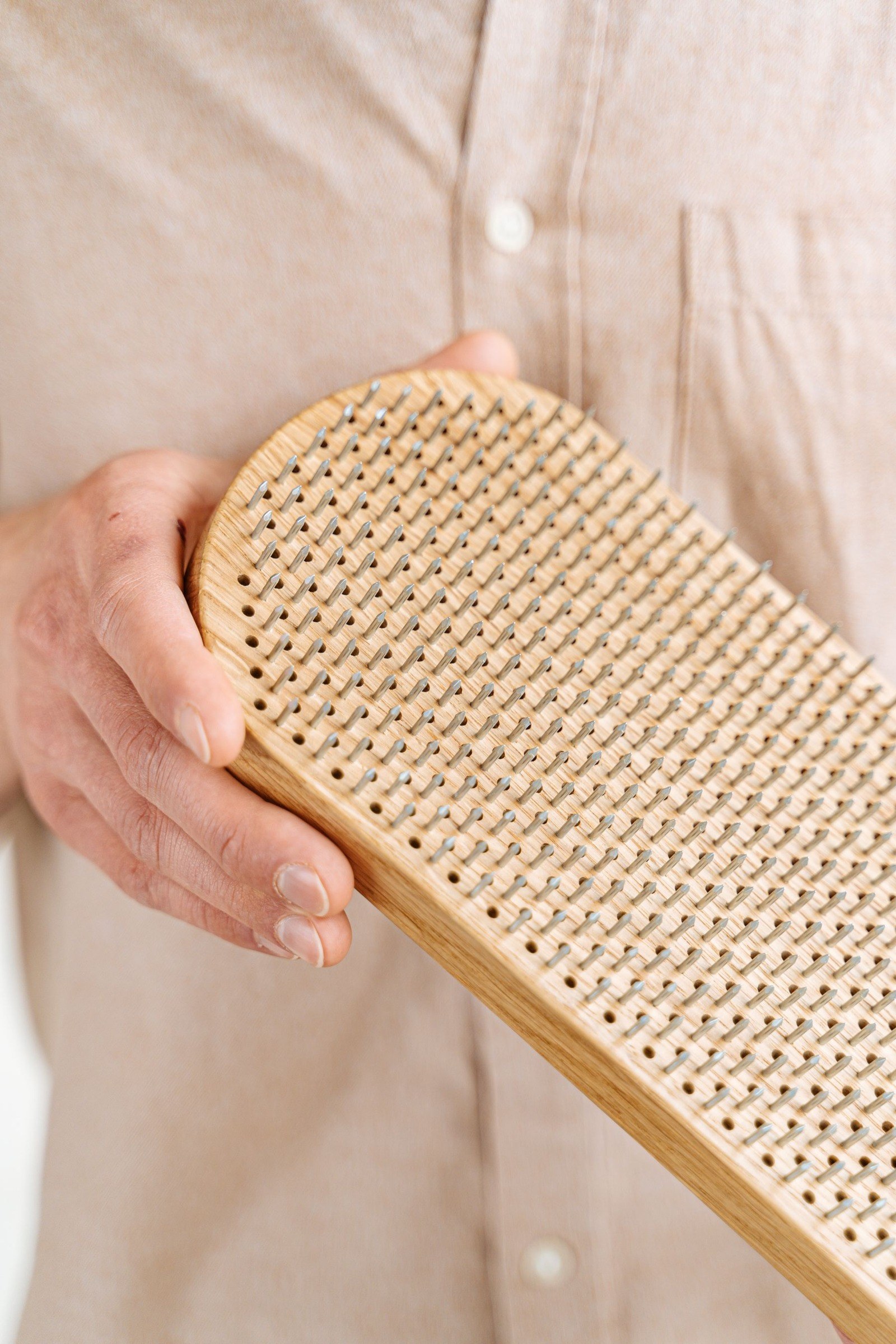 Clean a Hairbrush According to Its Bristles, Cushion and Handle