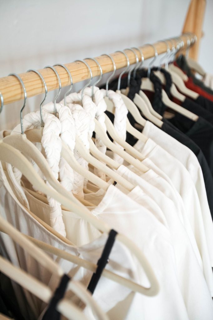 Capsule Wardrobe on a Budget: 5 Pieces, 12 Outfits