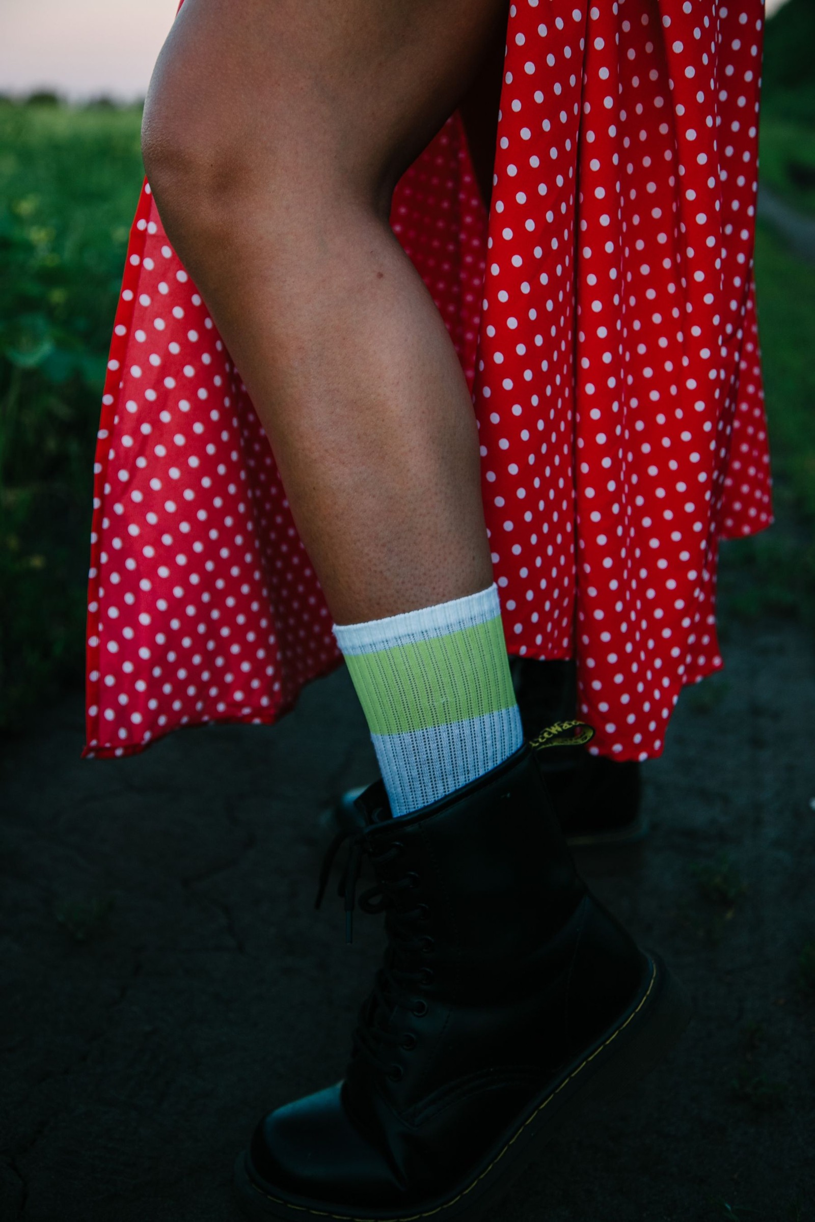Match Dress Hems and Shoes by Checking the Space Between Them